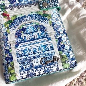 Large passport holder by Camilla